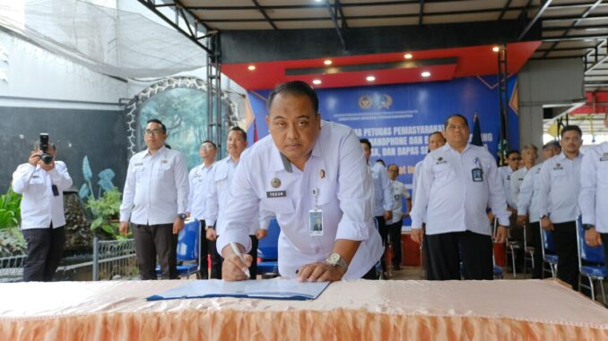 WhatsApp Image 2025-10-21 at 18.37.32 Lapas Kelas I Malang Tandatangani Komitmen Bersama, Berantas Narkoba dan Barang Terlarang, Senin 20 Oktober 2025. (ist).