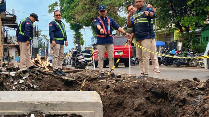 WhatsApp Image 2025-10-21 at 18.52.27 Gangguan Aliran Air Akibat Proyek Drainase, Tugu Tirta Gerak Cepat Lakukan Penanganan