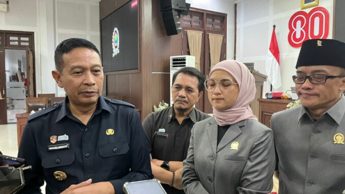 WhatsApp Image 2025-10-29 at 20.07.50 Proyek Drainase Suhat: Wali Kota Malang Beri Penjelasan, Masyarakat Diminta Sabar.