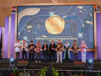 UIBU Kembali Raih Anugerah Kampus Unggulan LLDIKTI Wilayah 7 Jawa Timur 2025, Jumat 31 Oktober 2025. (Foto: Humas UIBU).