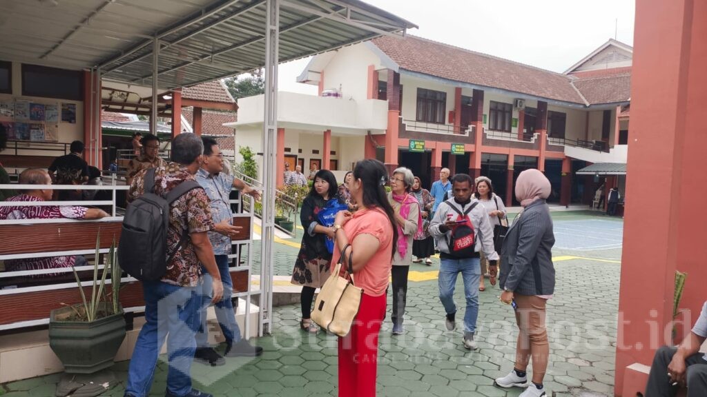 Para pemilik unit apartemen MCP usai sidang Aanmaning di PN Malang