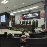 Anggota DPRD Kota Malang saat menyampaikan pandangan umum fraksi terhadap RAPBD 2026 dalam sidang paripurna di Gedung DPRD Kota Malang, Kamis (6/11/2025).