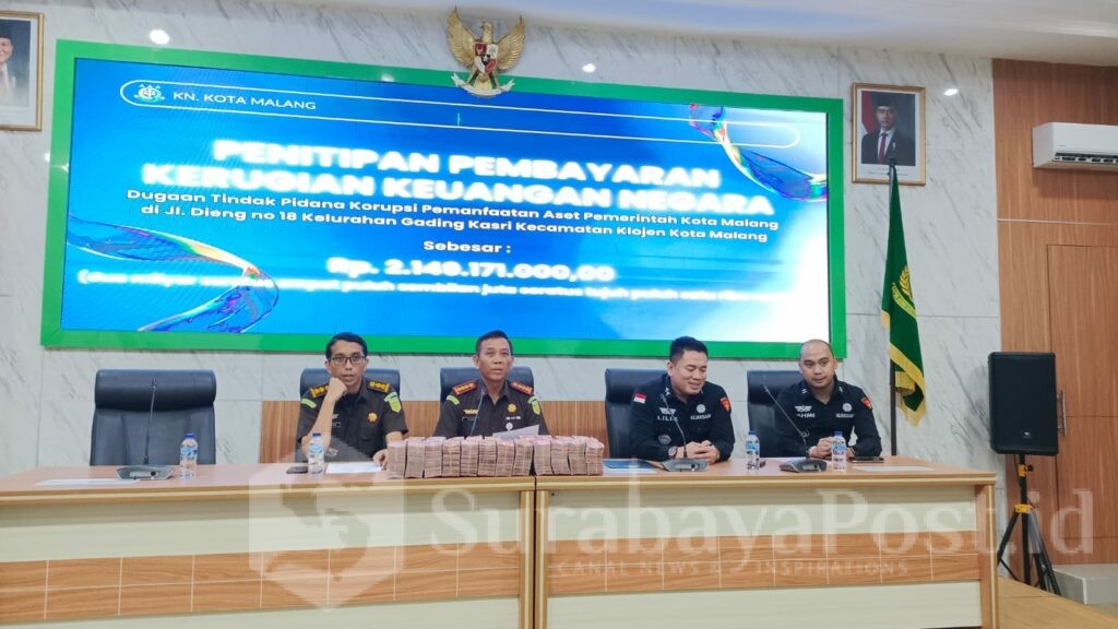 Proses serah terima titipan uang pengganti kerugian negara dipimpin Kajari Kota Malang, Tri Joko, SH, MH