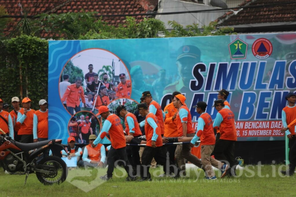 Pelaksanaan simulasi atau gladi bencana yang diselenggarakan di Lapangan Amprong Malang, Sabtu 15 November 2025. (Sumber Prokompim).