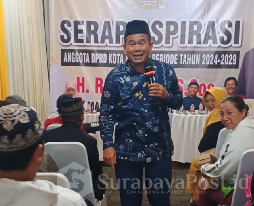ustadz dewan H. Rokhmad S.Sos tidak hanya memberikan sambutan, namun juga memberikan motivasi dan juga pandai menyanyi.