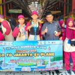Ustadz Rokhmad, Anggota Dewan Kota Malang Lepas Rombongan Islamic Tour to Jakarta by Plane SD Plus Qurrota A'yun, Selasa 25 November 2025 pagi. (ist).
