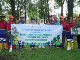 PJT I Bagikan 550 Bibit Pohon di CFD Ijen Malang, Ajak Masyarakat Hijaukan Negeri