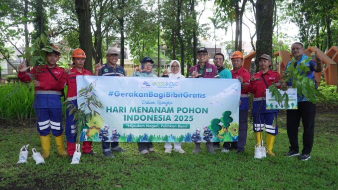PJT I Bagikan 550 Bibit Pohon di CFD Ijen Malang, Ajak Masyarakat Hijaukan Negeri