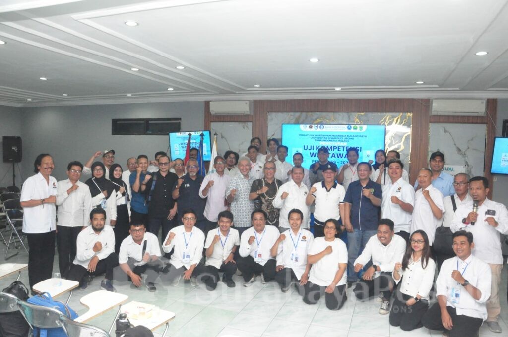 Rektor UIBU, Dr Nurcholis Sunuyeko, M.Si Tutup UKW Angkatan 59, 30 Wartawan Dinyatakan Kompeten. (ist).