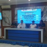 Rektor UIBU, Dr Nurcholis Sunuyeko, M.Si Tutup UKW Angkatan 59, 30 Wartawan Dinyatakan Kompeten. (ist).