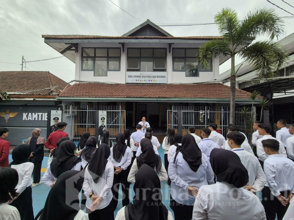 Kalapas Kelas 1 Malang Tekankan Komitmen WBK WBBM dalam Apel Bersama Peserta Magang. (Foto: L'SIMA).