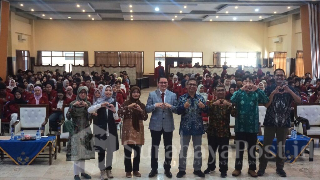 Kuliah Tamu FISIP UMM Bersama Kedubes Kosta Rika: Kaji Perdamaian Global. (Sumber Humas UMM).