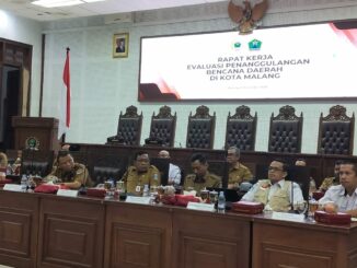 Ustadz Rokhmad saat mengikuti rapat koordinasi pimpinan dan anggota DPRD Kota Malang yang dihadiri oleh OPD terkait, Senin (8/12/2025).