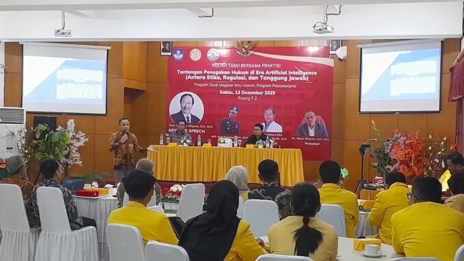 Advokat Dr. Yayan Riyanto, SH, MH saat menjadi pemateri dalam kuliah tamu Prodi Magister Ilmu Hukum Program Pascasarjana Unidha Malang, Sabtu (13/12/2025).