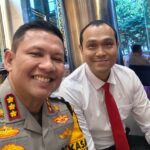 AKBP Putu Kholis bersama Kombes Pol Budi Hermanto. (Foto: BuHer/istimewa).