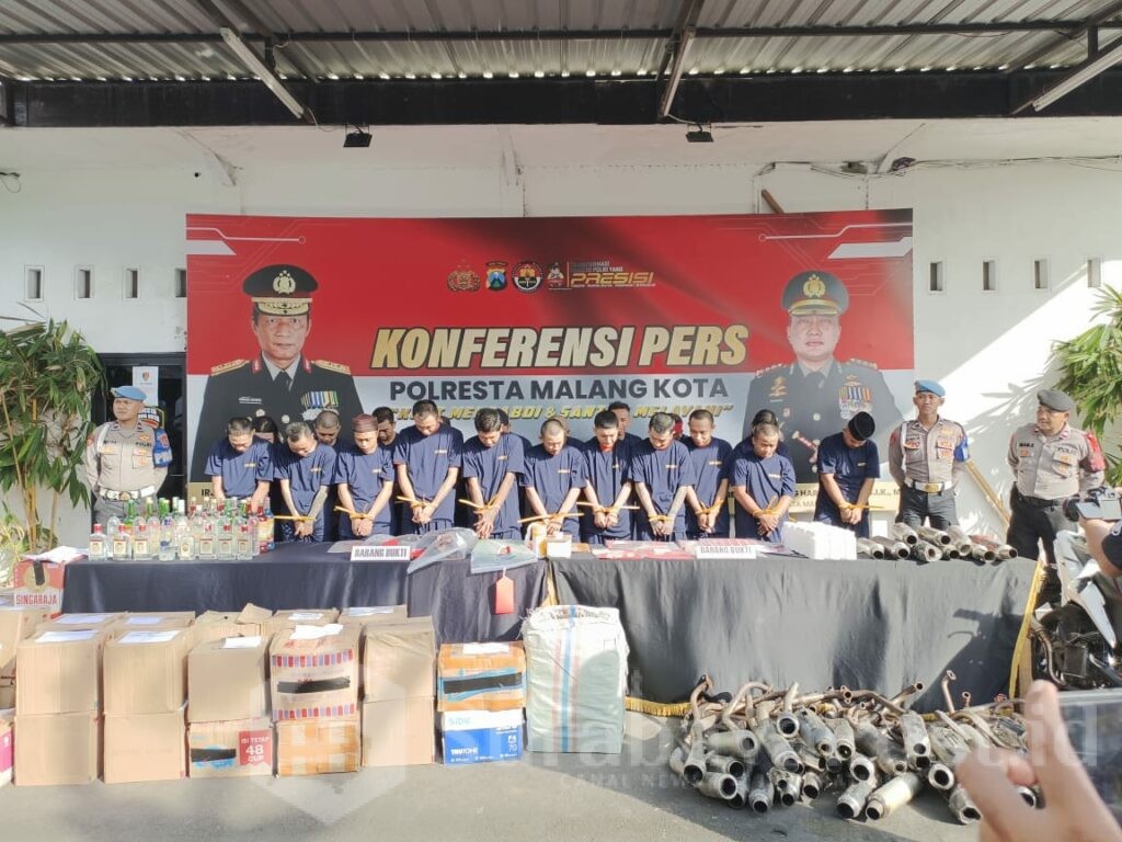 Para tersangka yang berhasil diamankan