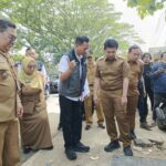 Wagub Jatim Tinjau Proyek Drainase di Jalan Soekarno-Hatta: "Fokus pada Solusi, Bukan Keterlambatan, Selasa (13/1/2026(.