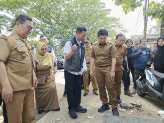 Wagub Jatim Tinjau Proyek Drainase di Jalan Soekarno-Hatta: "Fokus pada Solusi, Bukan Keterlambatan, Selasa (13/1/2026(.