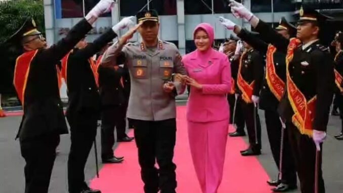 Pedang pira sambut Kapolresta Malang Kota, Kombes Pol Putu Kholis Aryana, Rabu (14/1/2026).