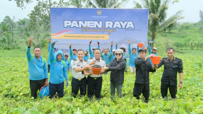 Panen Raya Serentak: Lapas Kelas 1 Malang Sumbang Kacang Hijau dan Kacang Tanah untuk Bantuan Bencana Alam di Sumatera. (Sumber L'SIMA).