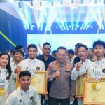 Mahasiswa UIBU Peraih Emas SEA Games 2025, Terima SK Rekrutmen Anggota Polri dari Jenderal Polisi Drs. Listyo Sigit Prabowo, M.Si. (Sumber Humas UIBU).