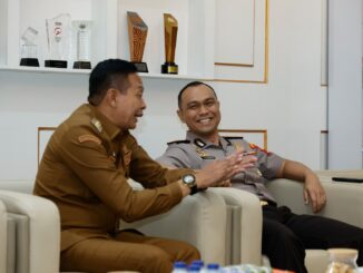 Kapolres Malang Kota, Kombes Pol Putu Kholis Aryana saat berkunjung ke Walikota Wahyu Hidayat