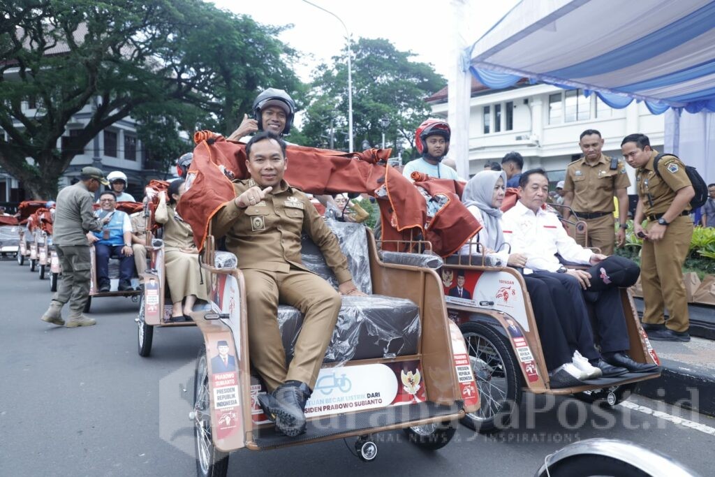 200 Becak Listrik dari Presiden RI Diserahkan ke Kota Malang, Dukung Pemberdayaan Masyarakat dan Wisata. (Sumber Prokompim).