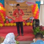 Anggota Dewan, H. Rokhmad S.Sos, Buka Open House Qurrota Ayun 1, Ajak Orang Tua Jadi Guru di Rumah. (Foto: istimewa).