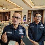 Ketua DPD APERSI Jawa Timur, H. Makhrus Sholeh memberikan keterangan kepada wartawan.