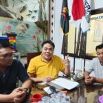 Advokat Sumardhan, SH, MH bersama tim menggelar konferensi pers terkait hasil sidang, Jumat (30/1/2026).