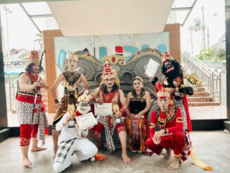 UAS Heppiee UIBU: Mahabharata Versi Heppiee, Berbahasa Inggris dan Sarat Nilai Kebudiutamaan. (Sumber Humas UIBU).