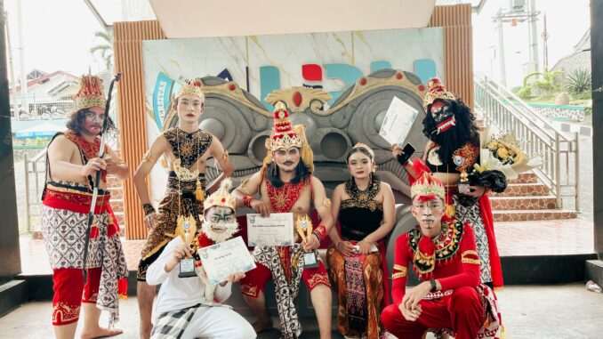 UAS Heppiee UIBU: Mahabharata Versi Heppiee, Berbahasa Inggris dan Sarat Nilai Kebudiutamaan. (Sumber Humas UIBU).