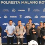 Kapolresta Malang Kota, Kombes Pol Putu Kholis Aryana menggelar konferensi pers hasil ungkap curanmor yang melibatkan anak di bawah umur, Selasa (3/2/2026).