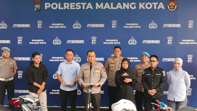 Kapolresta Malang Kota, Kombes Pol Putu Kholis Aryana menggelar konferensi pers hasil ungkap curanmor yang melibatkan anak di bawah umur, Selasa (3/2/2026).