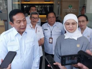 MUSREMBANG: Wali Kota Malang Wahyu Hidayat dan Ketua DPRD Kota Malang, Amithya Ratnanggani Sirraduhita didampingi Camat Lowokwaru Cahyono Catur Utomo memberikan keterangan kepada wartawan, Rabu (4/2/2026).