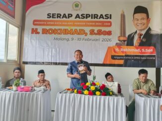 H. Rokhmad, S.Sos saat menggelar reses bersama para kepala sekolah SD/MI swasta se-Kota Malang di SMP Boarding School Qurrota A'yun.