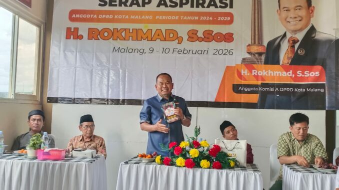 H. Rokhmad, S.Sos saat menggelar reses bersama para kepala sekolah SD/MI swasta se-Kota Malang di SMP Boarding School Qurrota A'yun.