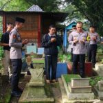 Kapolresta Malang Kota Ajak Anggota Nyadran Serentak ke 31 Makam Korban Kanjuruhan, Wujud Kepedulian dan Solidaritas. (istimewa).