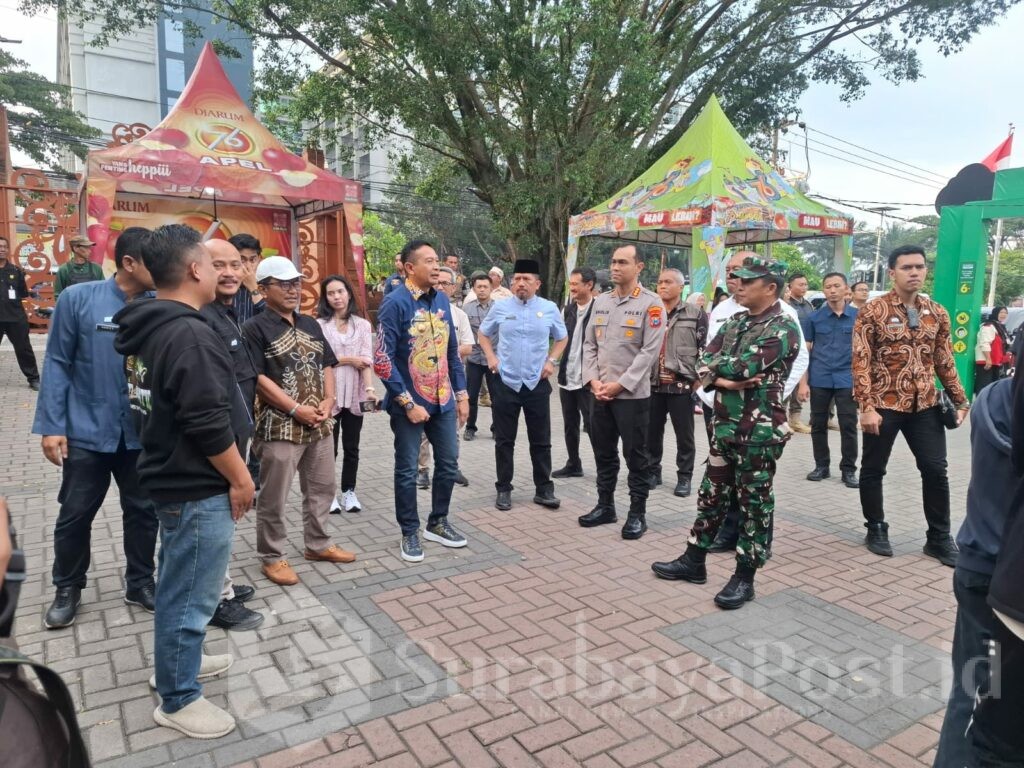 Polresta Malang Kota Bongkar 14 Lapak Takjil Ilegal di Trotoar TKBJ. (istimewa).