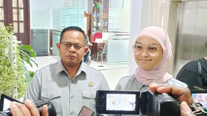 Ketua DPRD Kota Malang Amithya Ratnanggani Siraduhitta (kanan).