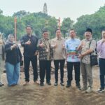 Sonny Rudiwiyanto (empat dari kiri) bersama anggota Komisi C DPRD Kota Malang saat sidak beberapa waktu lalu