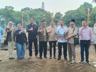 Sonny Rudiwiyanto (empat dari kiri) bersama anggota Komisi C DPRD Kota Malang saat sidak beberapa waktu lalu