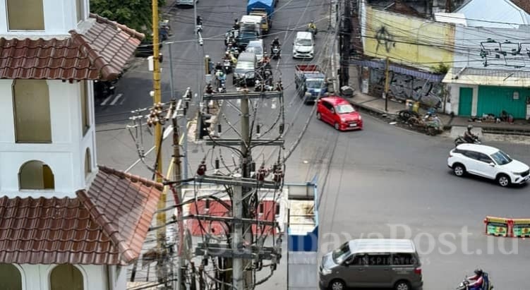 Ilustrasi kabel ruwet di Kota Malang. (istimewa).