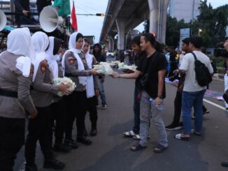 Polda Metro Jaya Sejukkan Ramadhan dengan Pendekatan Humanis dan Tim Sholawat. (Sumber Bid Humas Polda Metro Jaya).