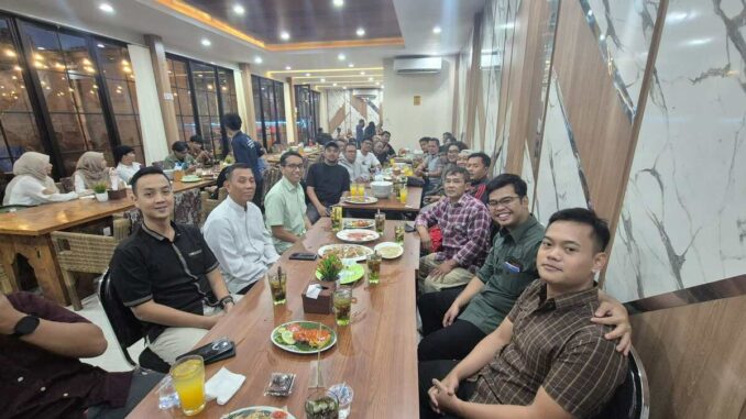 MOMEN RAMADAN: Buka puasa bersama yang digelar Kejari Kota Malang dengan awak media, Rabu (4/3/2026).