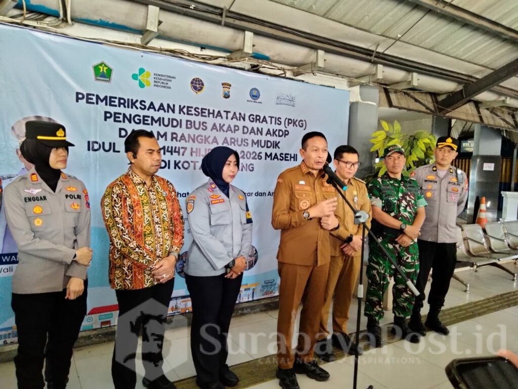 Wali Kota Malang, Wahyu Hidayat menggelar konferensi pers hasil peninjauan di terminal Arjosari