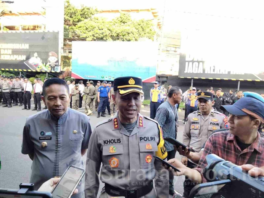 Kapolresta Malang Kota, Kombes Pol Putu Kholis Aryana memberikan keterangan kepada wartawan