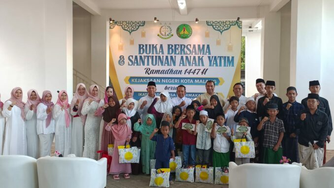 Kejari Kota Malang Berbagi Kebaikan: Takjil dan Santunan Anak Yatim di Bulan Ramadan, Kamis (12/3/2026) sore.