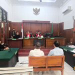 Terdakwa Awan dan Hadi Santoso Minta Dibebaskan dalam Kasus Dugaan Korupsi Pengadaan Lahan Polinema, Jumat 13 Maret 2026. (Foto: Kejari Kota Malang).