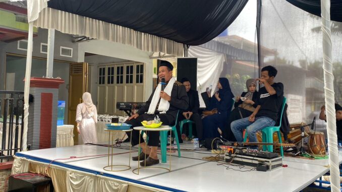 Anggota DPRD Kota Malang, Ustadz Rokhmad dalam Tausyiah pengajian Halal bihalal. (ist).